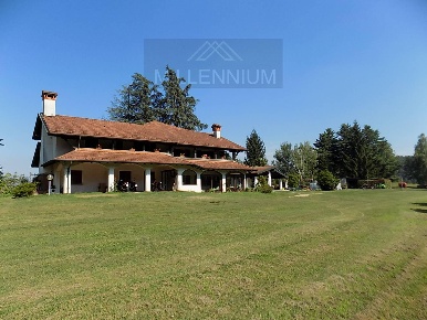 Foto Rustico a Arona Dagnente di 600 m² con 20 locali in vendita