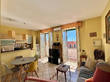 Foto Appartamento in III Traversa Cappuccini, Pozzuoli Lungomare di 83 m²