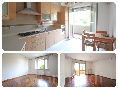 Foto Appartamento in Berlioz, Genova Rivarolo di 126 m² con 5 locali