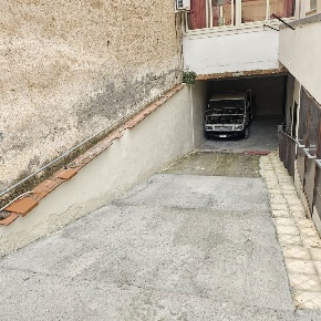 Foto Magazzino in Vicolo Buffa SNC, Palermo Partanna di 600 m² con 1 locali
