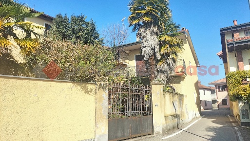 Foto Casa indipendente in papa giovanni xxiii, Agrate Conturbia Conturbia