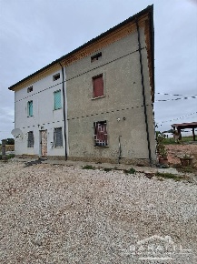Foto Casa indipendente a Sermide e Felonica di 280 m² con 5 locali