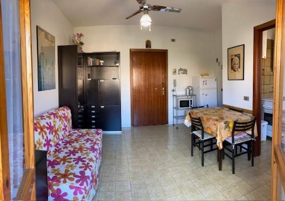 Foto Appartamento in Via Romagna  79, Follonica di 75 m² con 3 locali