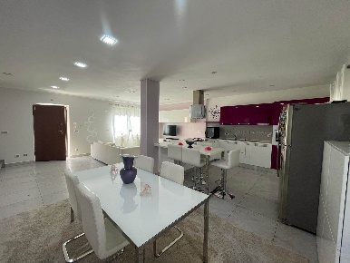 Foto Villa a schiera in Via Arno 5, Monterosi di 235 m² con 8 locali