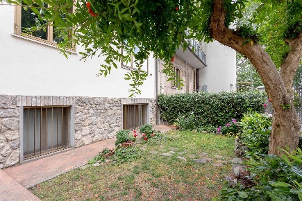 Foto Appartamento in via Pisacane, Calenzano Centro di 97 m² con 7 locali