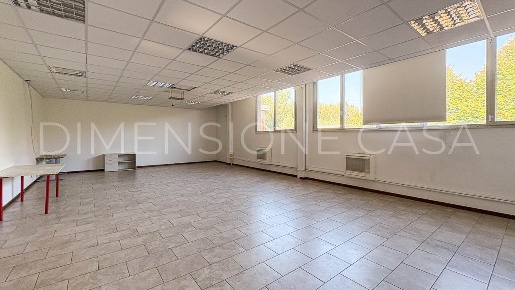 Foto Laboratorio in Via Livingstone, Modena Villaggio Giardino di 418 m²