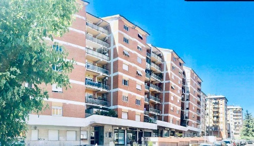 Foto Appartamento in Via Rodolfo Morandi, Roma Nuovo Salario di 78 m²