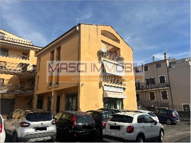 Foto Negozio in Via A. Gramsci  16, Fiano Romano di 100 m² con 1 locali