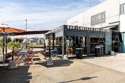 Foto Attività commerciale a San Felice sul Panaro Centro di 80 m²
