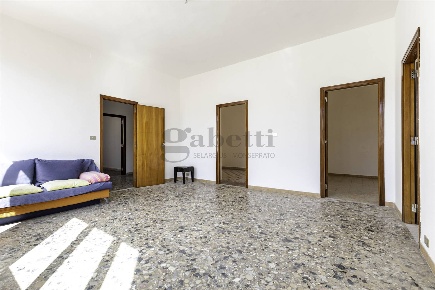 Foto Appartamento a Monserrato di 129 m² con 5 locali in vendita
