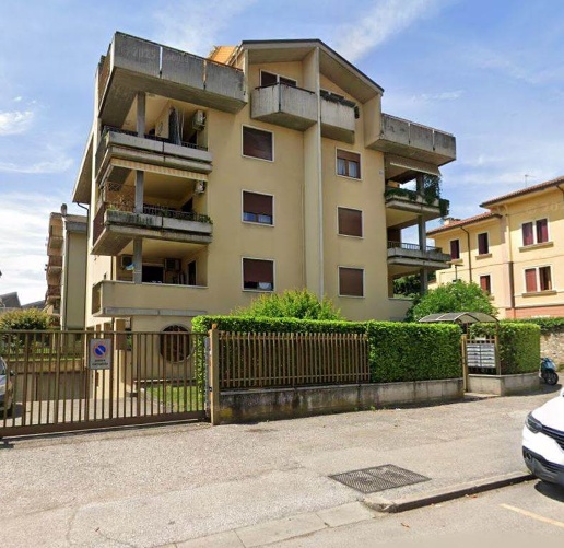appartamento in vendita a Verona in zona Borgo Roma