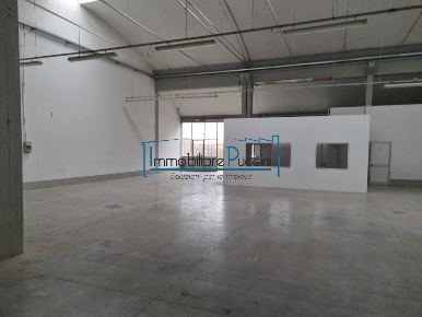 Foto Capannone industriale in via Vittorio Emanuele 100, Calenzano Centro