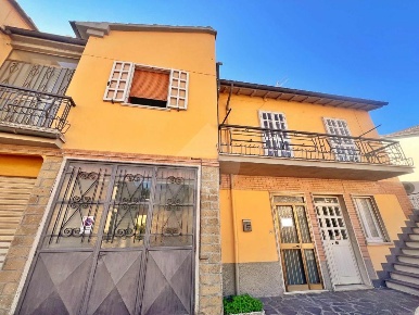 Foto Casa indipendente in VIA mosse, Montefiascone di 120 m² in vendita