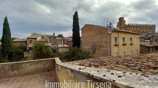 Foto Appartamento a Orvieto di 250 m² con 9 locali in vendita