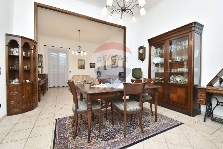 Foto Casa indipendente in via Diana, Fiumefreddo di Sicilia di 433 m²