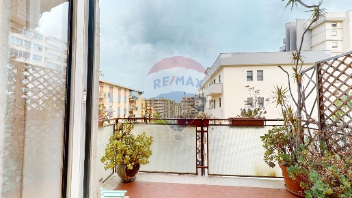 Foto Appartamento in PIAZZA ANTONIO ZANCA, Palermo di 121 m² con 4 locali