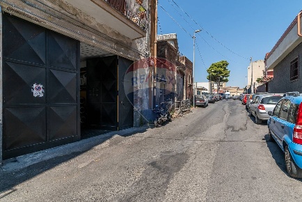 Foto Laboratorio in Via Spina, Catania Rotolo di 232 m² con 3 locali
