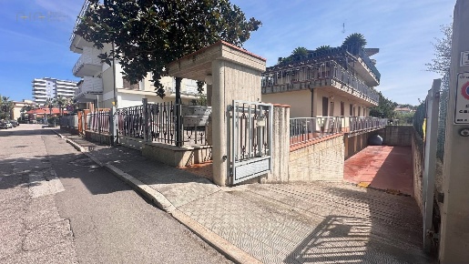 Foto Box in Via Cherubini, San Benedetto del Tronto Porto d'Ascoli di 21 m²
