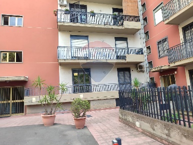 Foto Appartamento in Via Acquedotto Greco, Catania di 99 m² con 3 locali