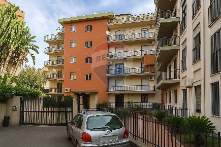 Foto Appartamento in Via Acquedotto Greco, Catania di 99 m² con 3 locali