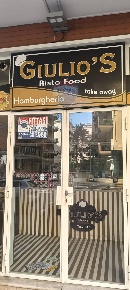 Foto Locale commerciale a Napoli Vomero di 50 m² con 2 locali in affitto