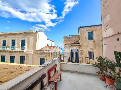 Foto Casa indipendente in Via Nizza, Siracusa Ortigia di 80 m² con 3 locali