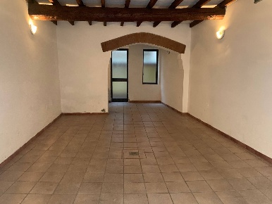 Foto Box in vicolo mozzo della vittoria, Ferrara Centro Storico di 37 m²
