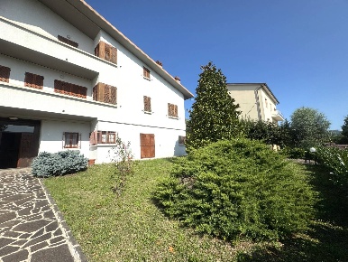 Foto Case semi ndipendenti in Via delle Fornaci, Fabriano Centro di 460 m²