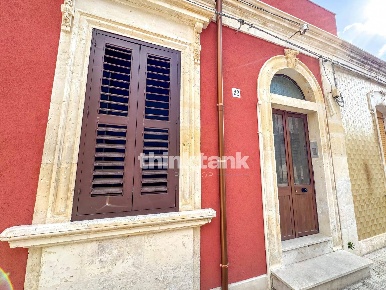 Foto Case semi ndipendenti in Via Garibaldi, Canicattini Bagni di 120 m²