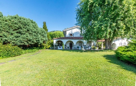 Foto Villa singola in via Benedetto Croce, Pollone di 750 m² con 10 locali