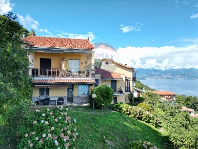Foto Appartamento in Via Carcioni, Belgirate di 44 m² con 2 locali