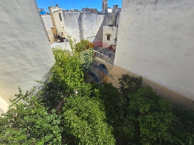 Foto Appartamento in Via galateo, Lecce di 200 m² con 5 locali in vendita