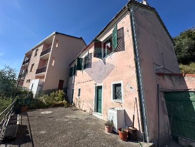 Foto Casa indipendente in Via Ronco, Quiliano Cadibona di 96 m² in vendita