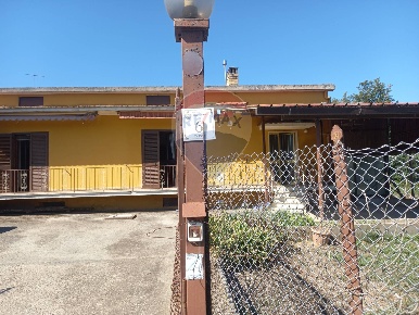 Foto Casa indipendente in Via Piave ( Via Case Sparse ), Baia e Latina Baia