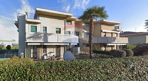 Foto Box in via Piemonte, Dalmine Sabbio, Guzzanica di 15 m² con 1 locali