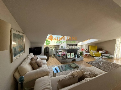 Foto Appartamento in Via Mazzini, Campobasso Centro di 145 m² con 5 locali