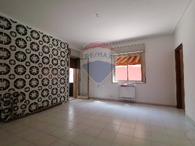 Foto Appartamento in via Righi, Comiso Centro di 165 m² con 8 locali