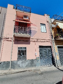 Foto Case semi ndipendenti in VIA GIROLAMO LA ROSA, Misterbianco Centro