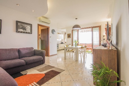Foto Appartamento in Via Sacra Famiglia, Verona Cà di David di 99 m²