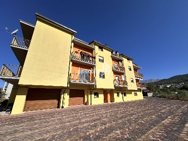 Foto Appartamento in via onna, L'Aquila Paganica - Tempera di 177 m²