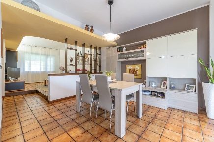 Foto Villa a schiera in via fratelli cervi, Albino Centro di 190 m²