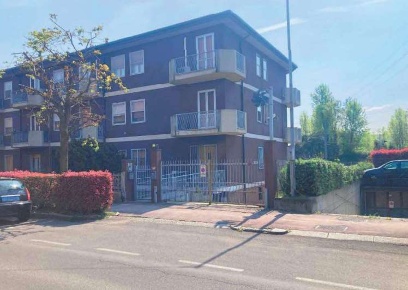 Foto Appartamento in Via Trieste, Calusco d'Adda di 179 m² con 8 locali