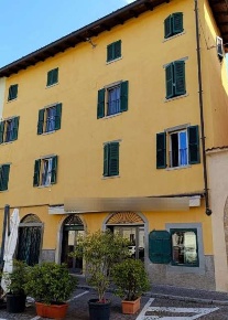 Foto Appartamento in Via Castello, Martinengo Centro di 155 m² con 6 locali