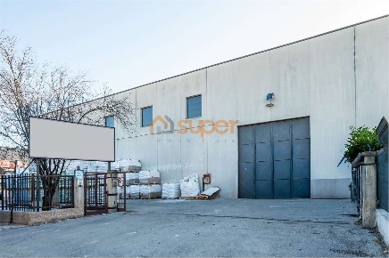 Foto Capannone industriale in Via Sandro Penna, Perugia di 842 m²