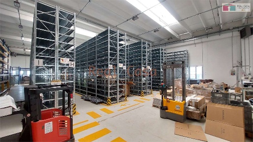 Foto Capannone industriale in Via Fucà, Modena Crocetta di 1325 m²