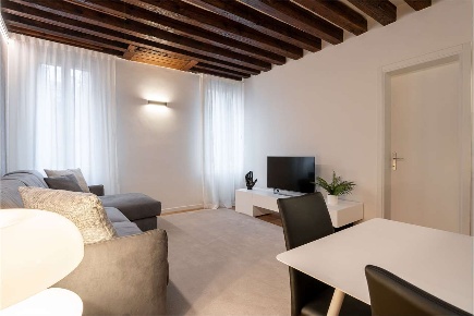 Foto Appartamento in campo santo stefano, Venezia San Marco di 60 m²