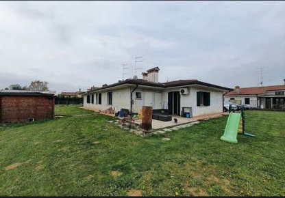 Foto Appartamento in Via Fornace, Pordenone Torre di 142 m² con 6 locali