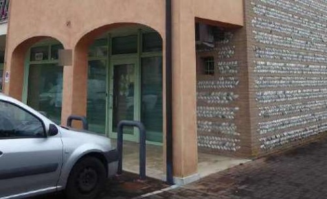 Foto Negozio in Piazza Vittorio Veneto, Breda di Piave di 84 m² in vendita
