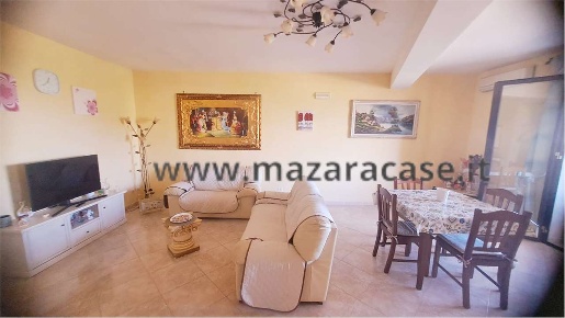 Foto Appartamento a Mazara del Vallo di 120 m² con 6 locali in vendita