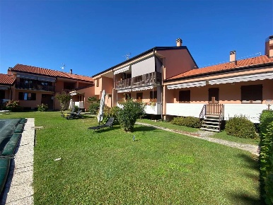 Foto Appartamento a Marchirolo di 80 m² con 5 locali in vendita